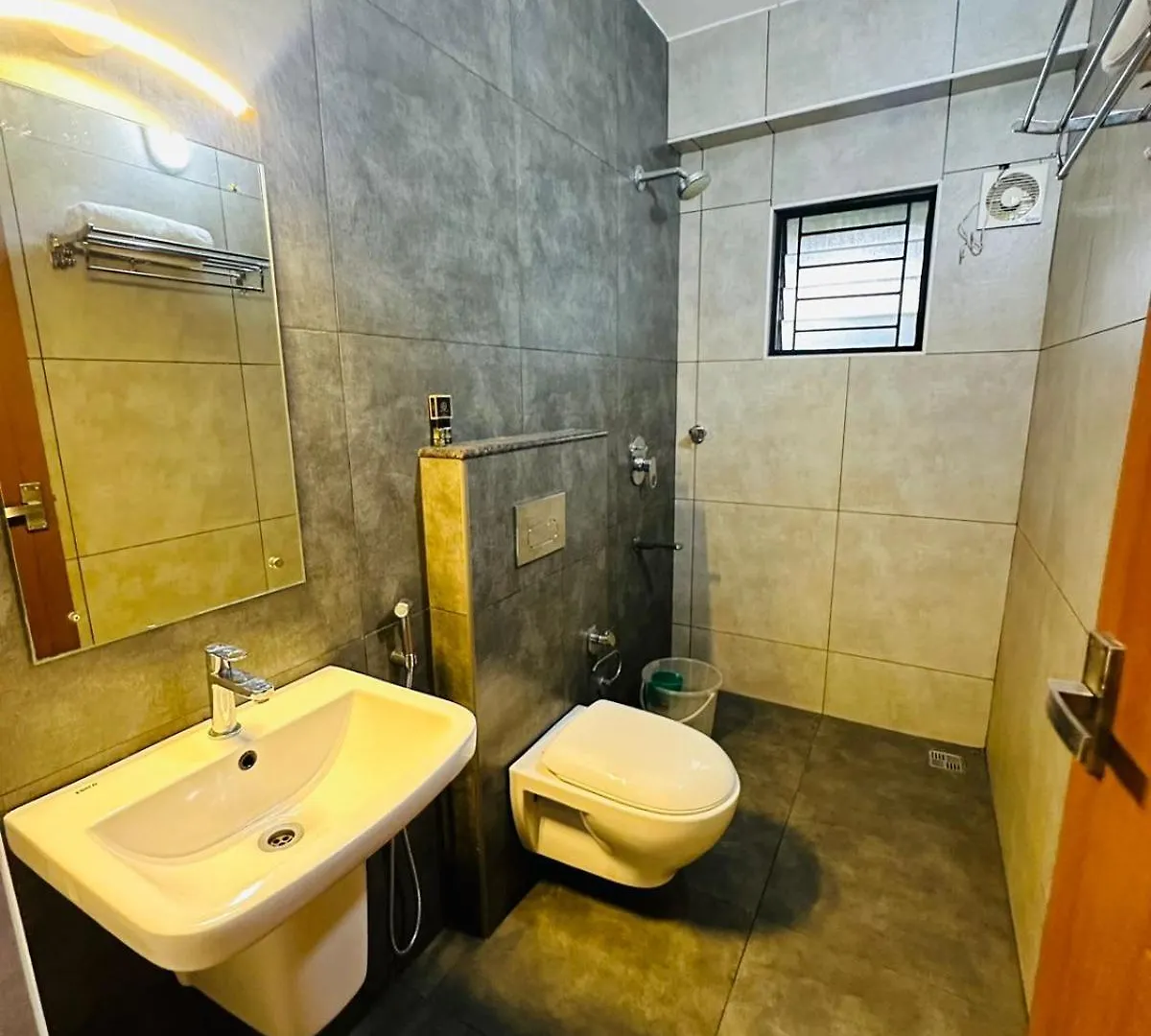 Nujoom Apartments Kochi