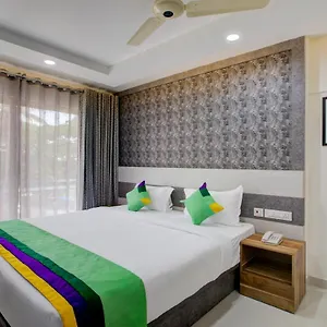 Treebo Shore Residency, 290 M From Lakeshore Hospital *** Kochi